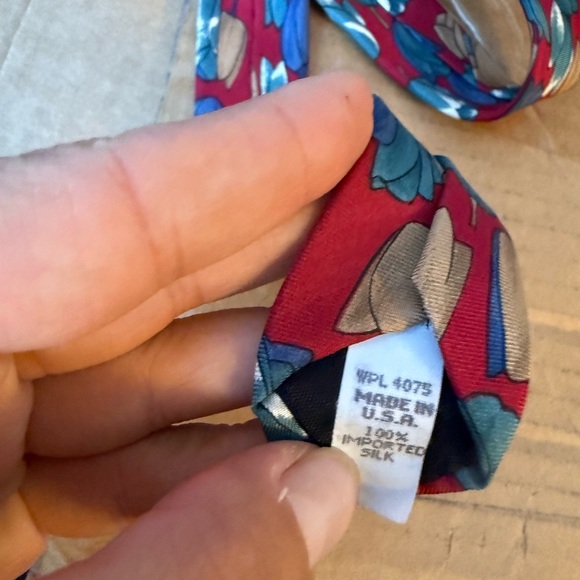 Oscar De La Renta Vintage Made in USA Silk Tulip Patterned Tie - Picture 3 of 4